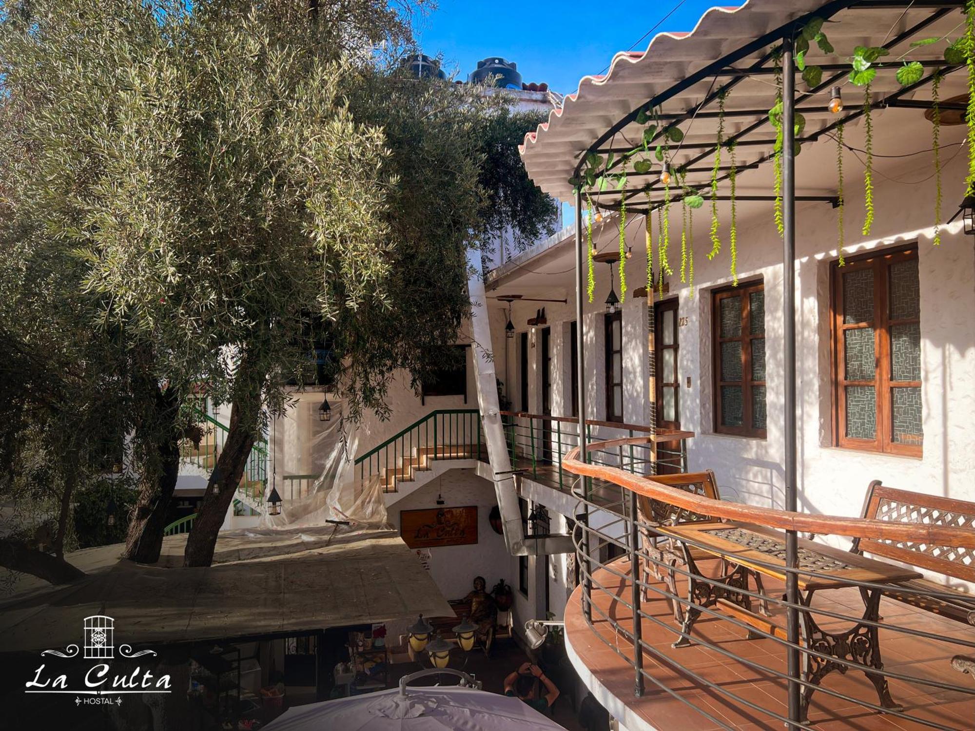 La Culta Hostal & Casa Cultural Sucre Exterior photo